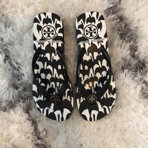 Black Wedge Tory Burch flip flops